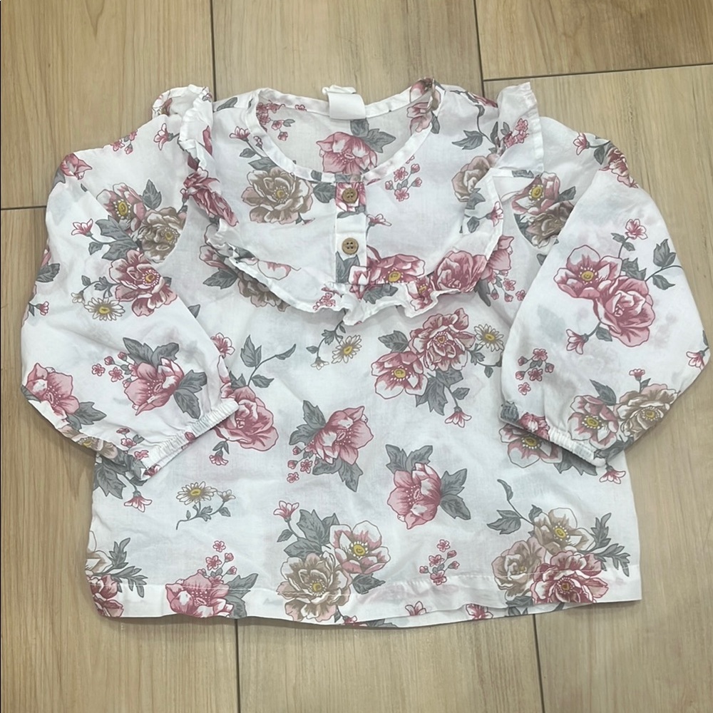 🦄5/25 H&M Lightweight Floral Blouse